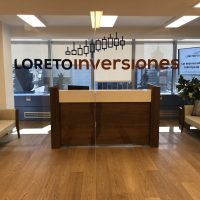entrada loreto inversiones 2 puertas logo